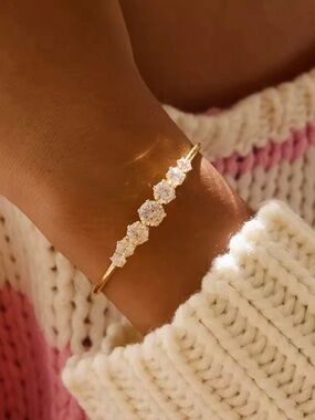 CZ Diamond 18k Gold Plated Bangle